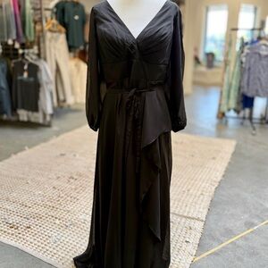 Chic Long Sleeve Black Dress